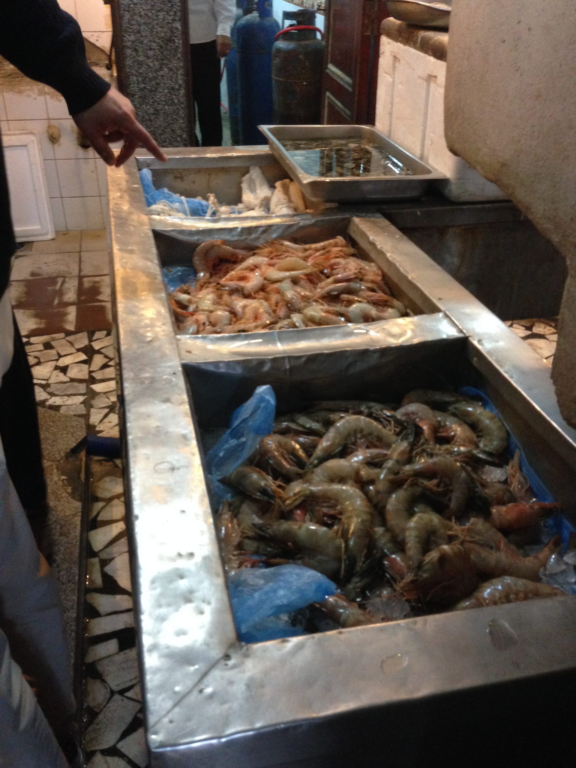 Fisch ist hier wirklich frisch. Und kann ausgewählt werden.
