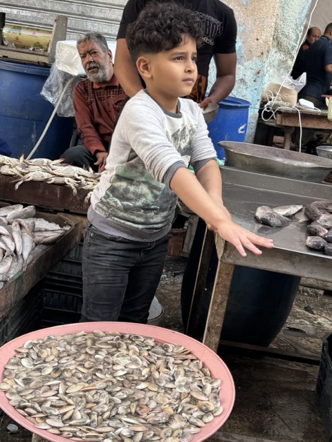 Fischmarkt Verkäufer 3